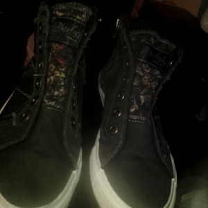 Blowfish Malibu Womens size 8 Sneakers